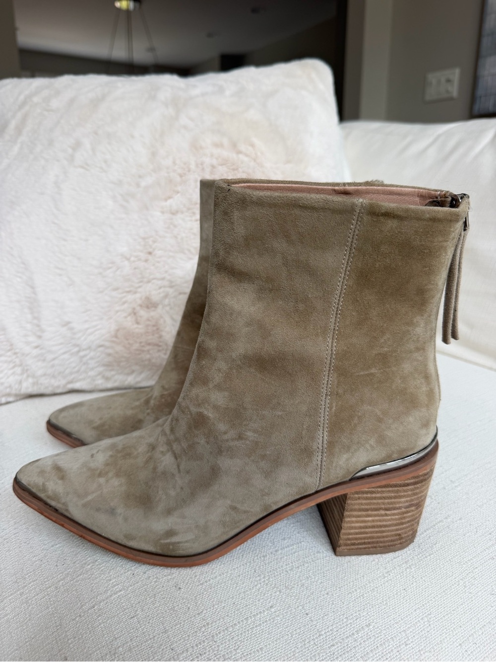 Steve Madden Suede Block Heel Ankle Boots size 10 booties